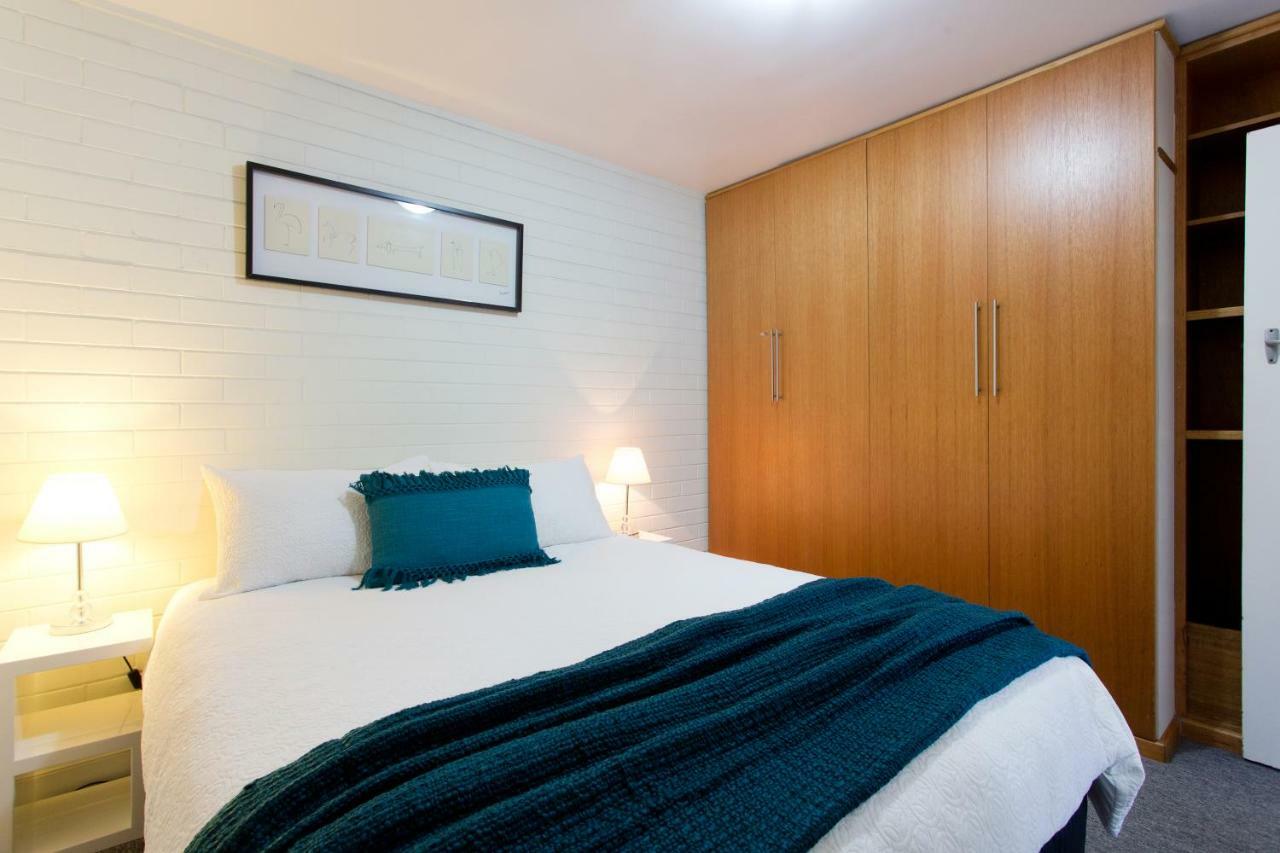 Hensman 5 - 1brm Unit With Courtyard & Parking Apartment Perth